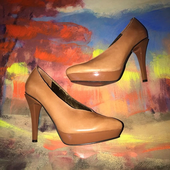 Audrey Brooke | Leather Pointed Toe Pumps - Picture 6 of 7